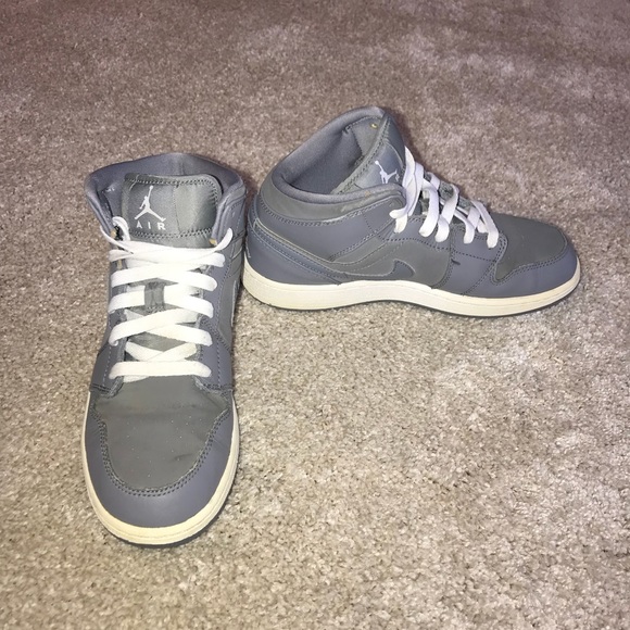 Jordan air sneakers - Picture 2 of 6